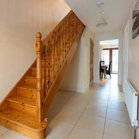 Steps From Main Street - Dingle