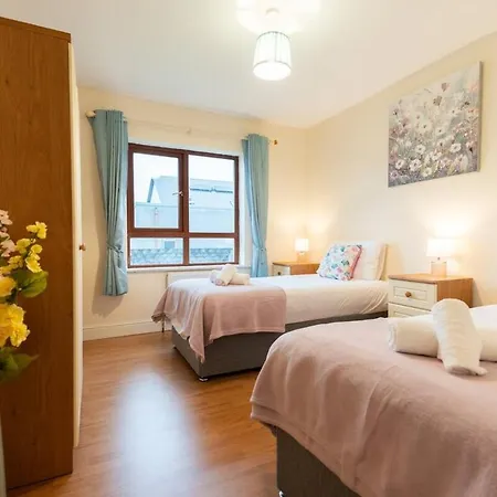 Steps From Main Street - Dingle