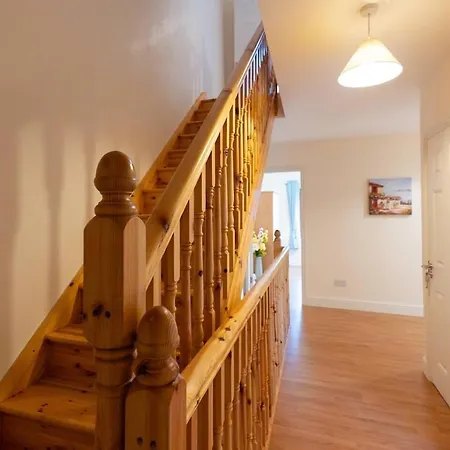 Ferienhaus Steps From Main Street -