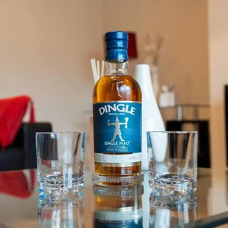 Steps From Main Street - * Dingle