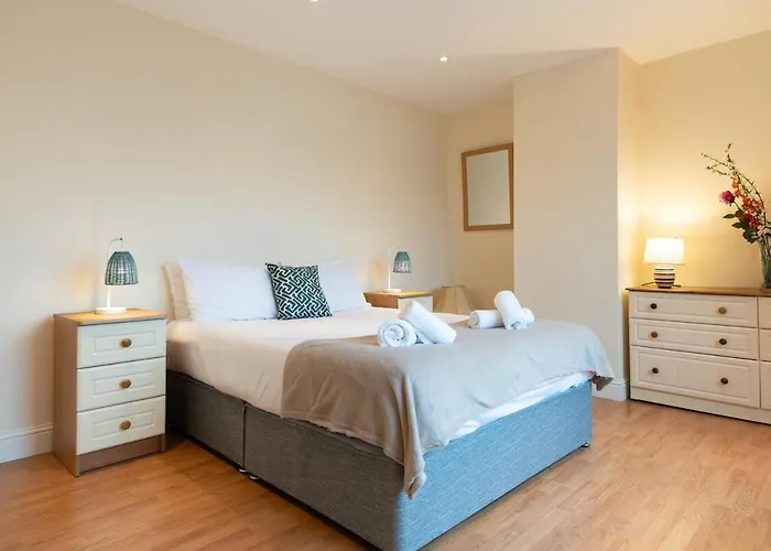 Steps From Main Street - Dingle