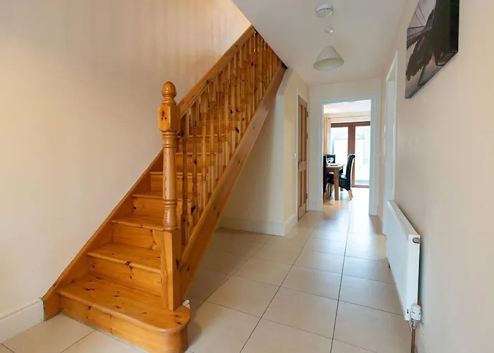 Steps From Main Street - Dingle